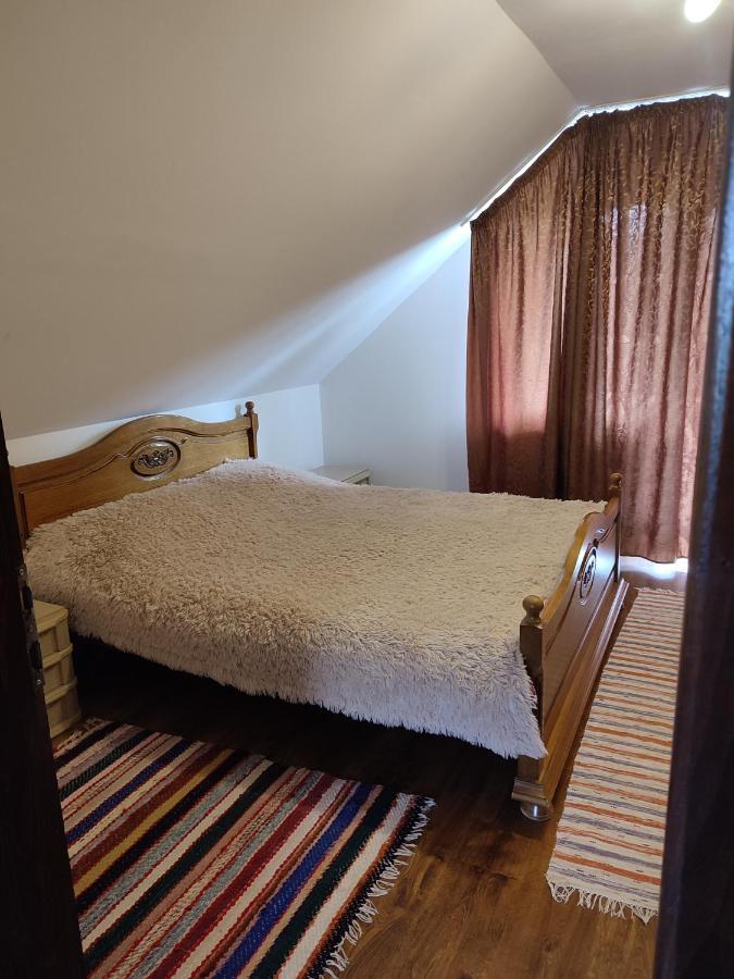 Casa Irilen Hotell Mînăstirea Humorului Exteriör bild